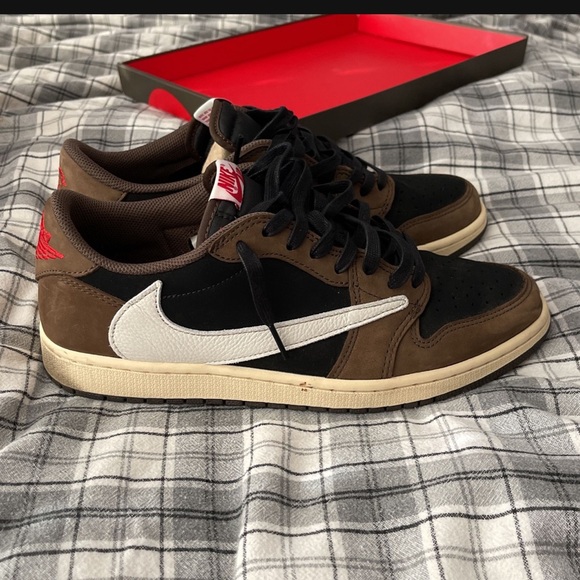 jordan 1 low travis mocha